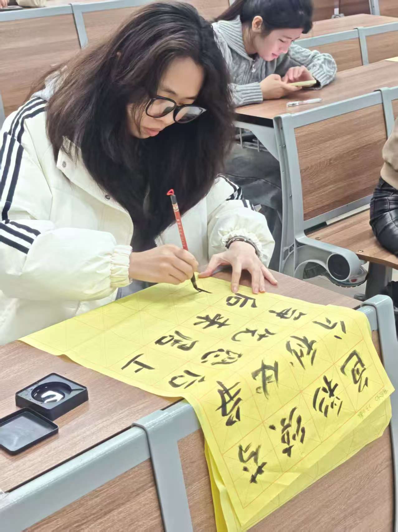 2025-03-01 20:43:43.303000