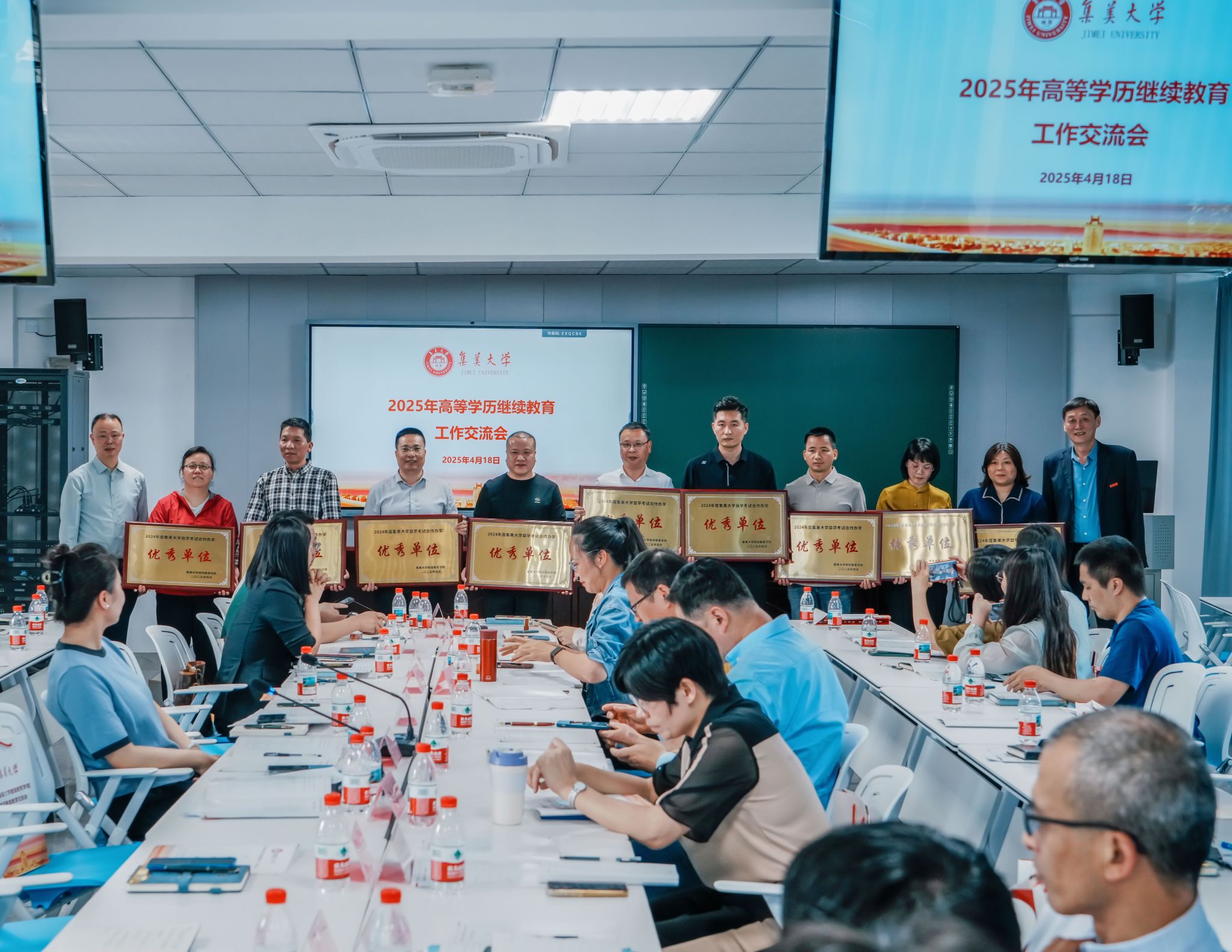 摄影(学生):王俊杰 、陈俊韬 摄影(学生):王俊杰 、陈俊韬